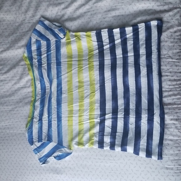 4/ $20 Hollister XS Striped T shirt - Picture 3 of 6